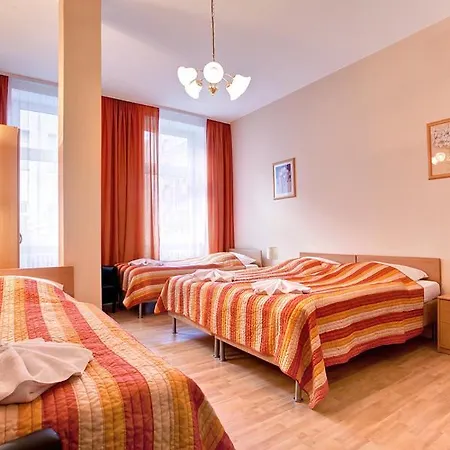 Hotel-Pension Am Savignyplatz-3