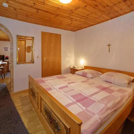 Berghof Pension und Ferienwohnungen-2