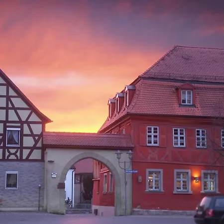 Rotes Ross Marktbergel-2