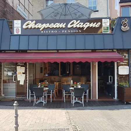 Pension Chapeau-Claque-2