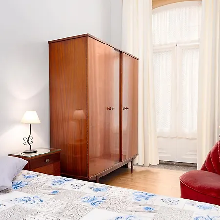 Almada Guest House-2