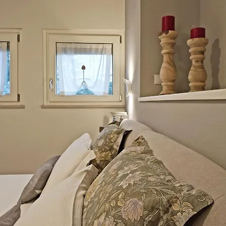 Riviera Carducci Rooms-2