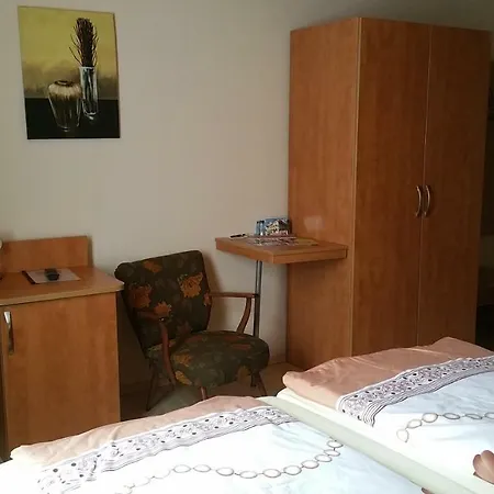 Pension Zur Quelle-3