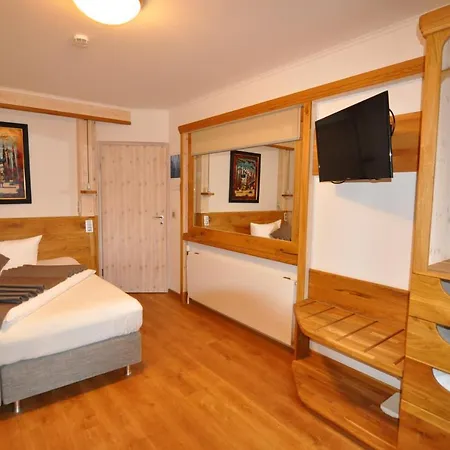 Hotel Pension Blumenbach-2