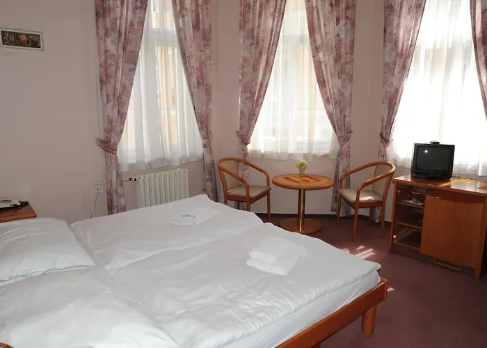 Pension Akropolis, Eco Breakfasts From Farm Mariánské Lázně