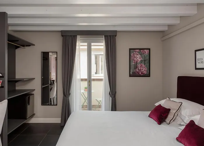 Santarella Guest House Mailand