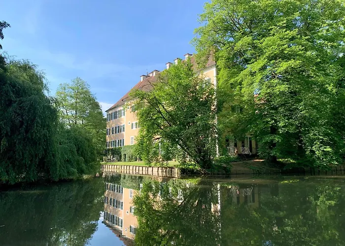 Wohnen im Wasserschloss Sandizell Schrobenhausen