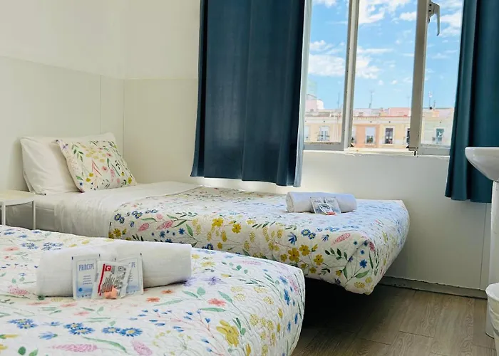 Central And Basic Universitat For Young Hostel Barcelona