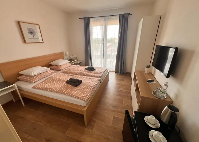 Penzion Cafe Na Svahu Cheb