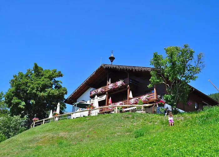 Pension Hatzis Lajen