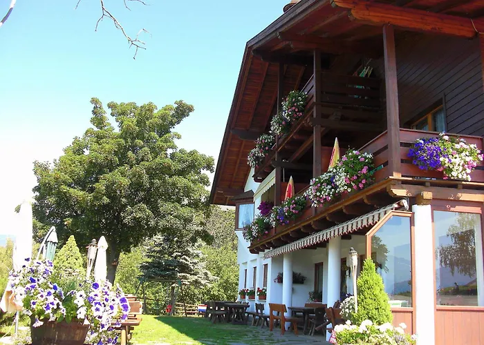 Pension Hatzis Lajen