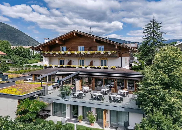 Tirolerhof - Panoramic Apartments Natz-Schabs