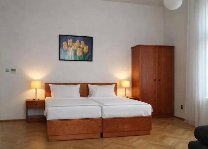 Residence Dykova - Former Pension Jana, Domov Mladeze Prag