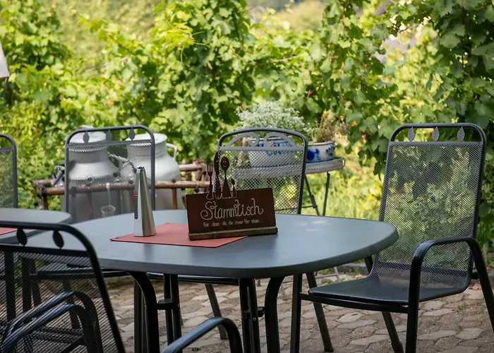 Weingut Erich Serwazi Mesenich