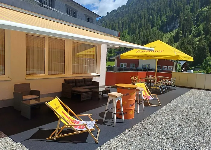 Pension Edelweiss - Bergdorf Gargellen 1423m - Park, Sleep&Hike