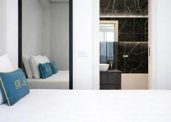 Hotel B And G San Babila- Luxury In The Heart Of Milano - Design District
