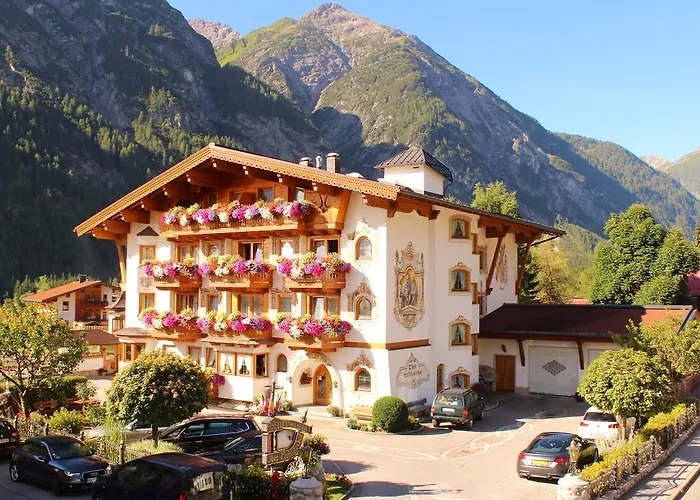 Oberlechtaler Hof Boutique Hotel Holzgau