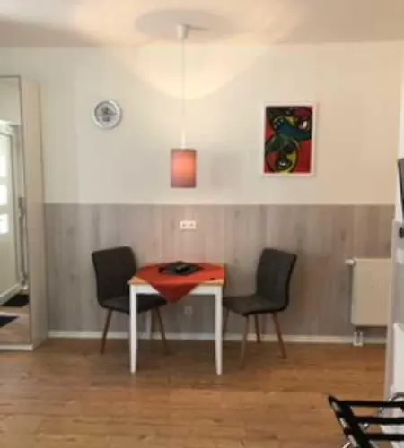 "Pension Heinrich" Im Zentrum Der Stadt Und Trotzdem Sehr Ruhig, Jedes Zimmer Mit Kuchenzeile Greifswald